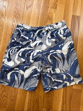Hanna Andersson Kids Blue & White Wave-Print Swim Trunks size 150 (12)